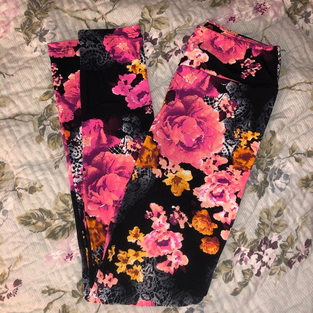 LulaRoe Black Lace Floral Leggings UNICORN! 🦄🌺